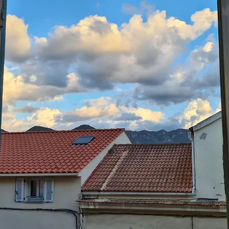 Renove Independant Avec Garage Au Centre Du Village Lägenhet