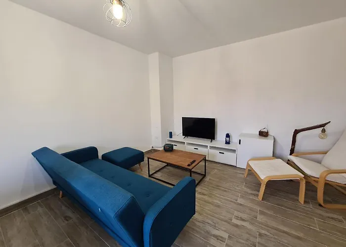 Renove Independant Avec Garage Au Centre Du Village Apartmán