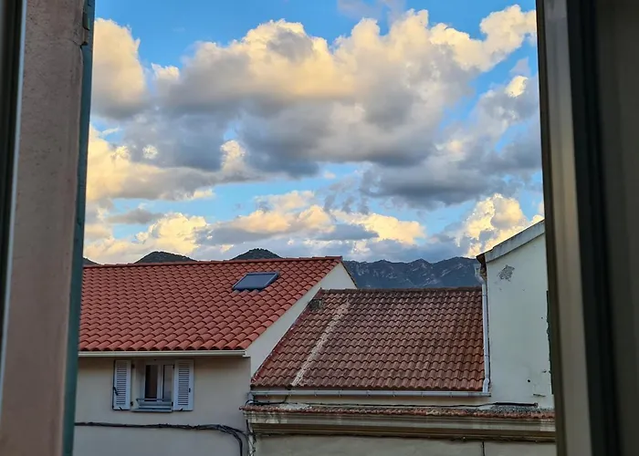 Renove Independant Avec Garage Au Centre Du Village Apartmán