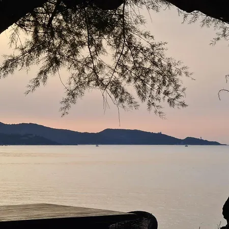 Appartement Renove Independant Avec Garage Au Centre Du Village