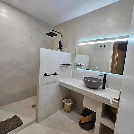 Renove Independant Avec Garage Au Centre Du Village * Saint-Florent (Corsica)